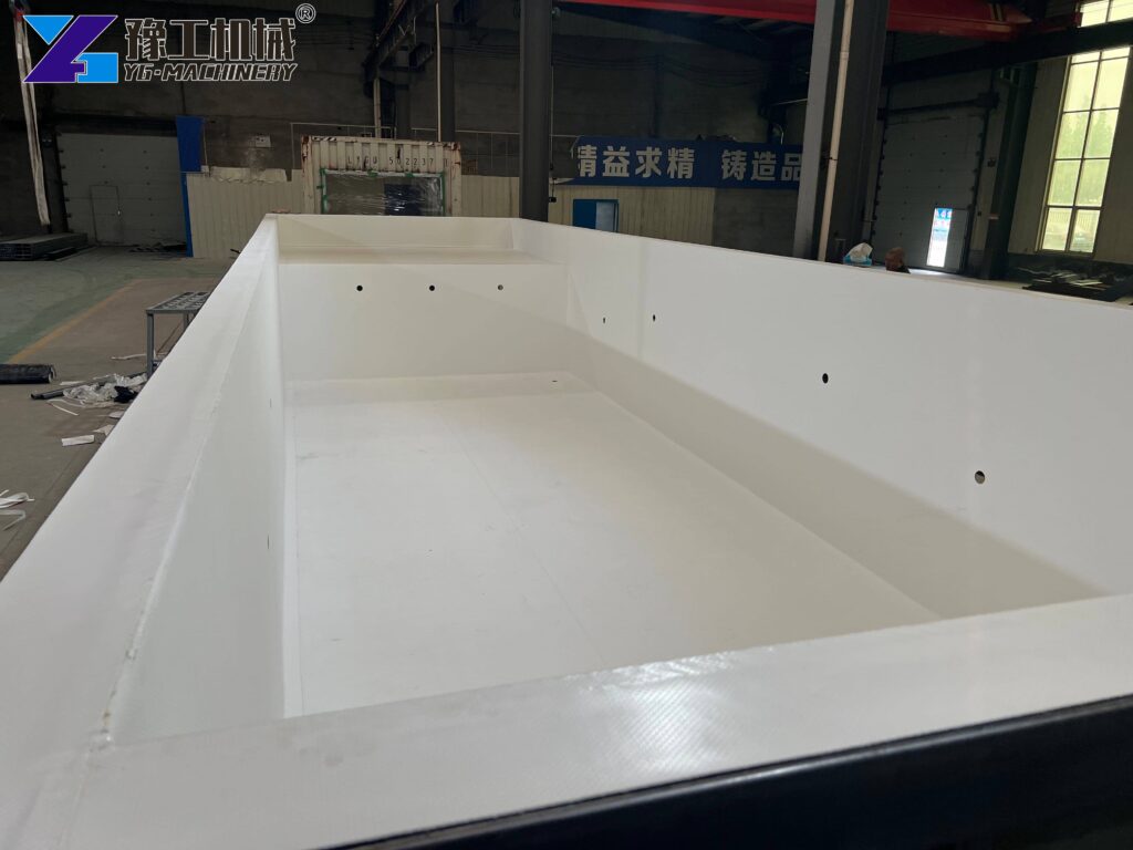 large capacity container pool