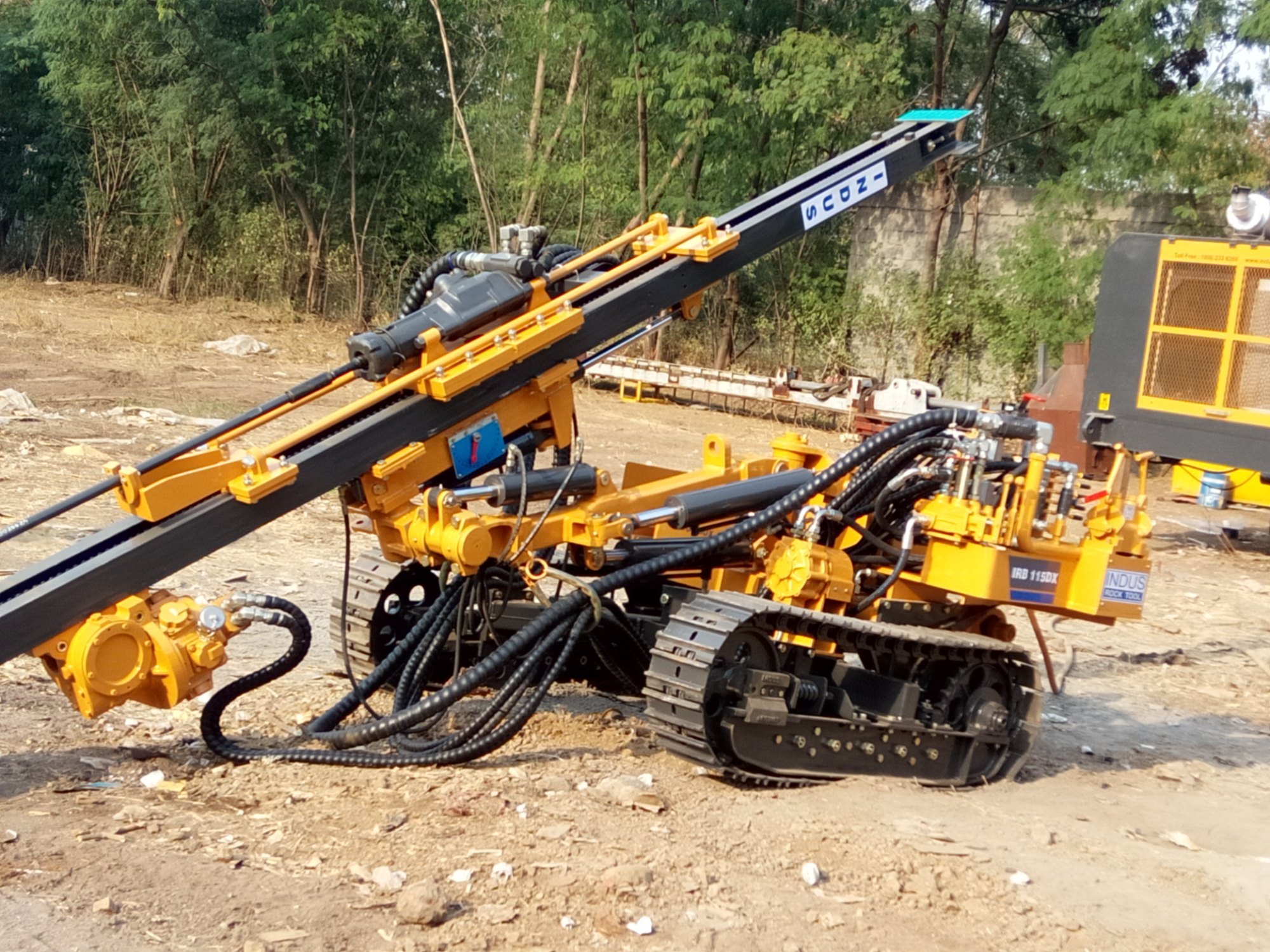 pneumatic crawler drill rig